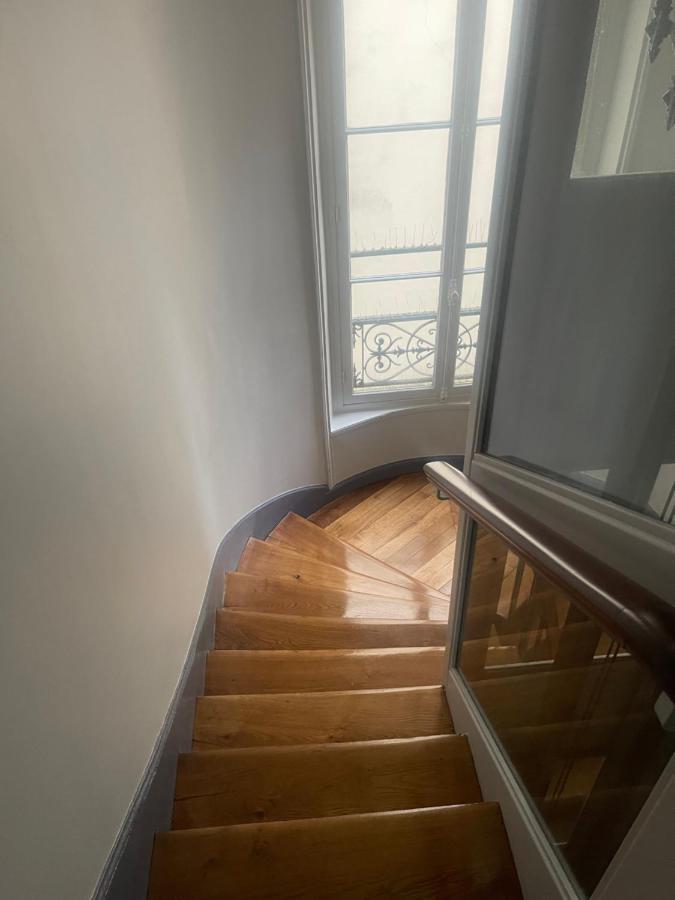 Paris Centre Dernier Etage Vue Ascenseur Apartment Exterior foto